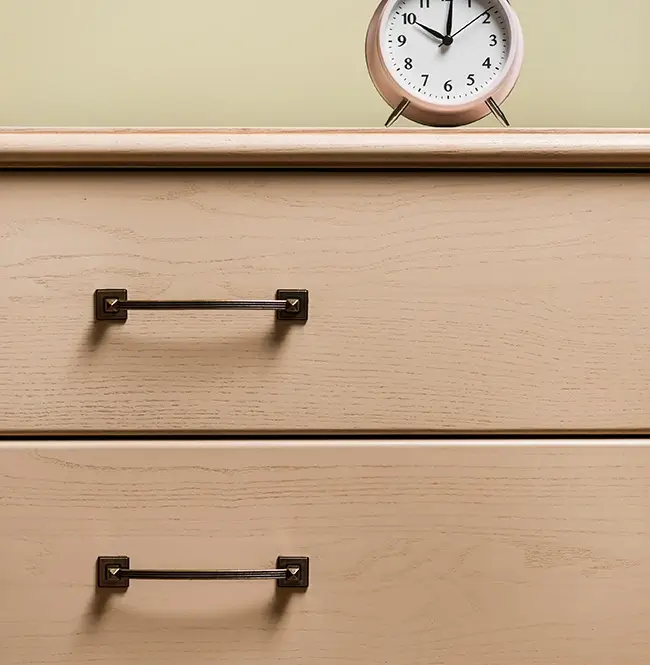 <p>Vso <span style="color: #b41d22;">pohištvo</span>,<br />
ki ga potrebujete</p>
