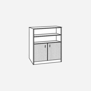 Omara s polnimi vrati in odprto polico.